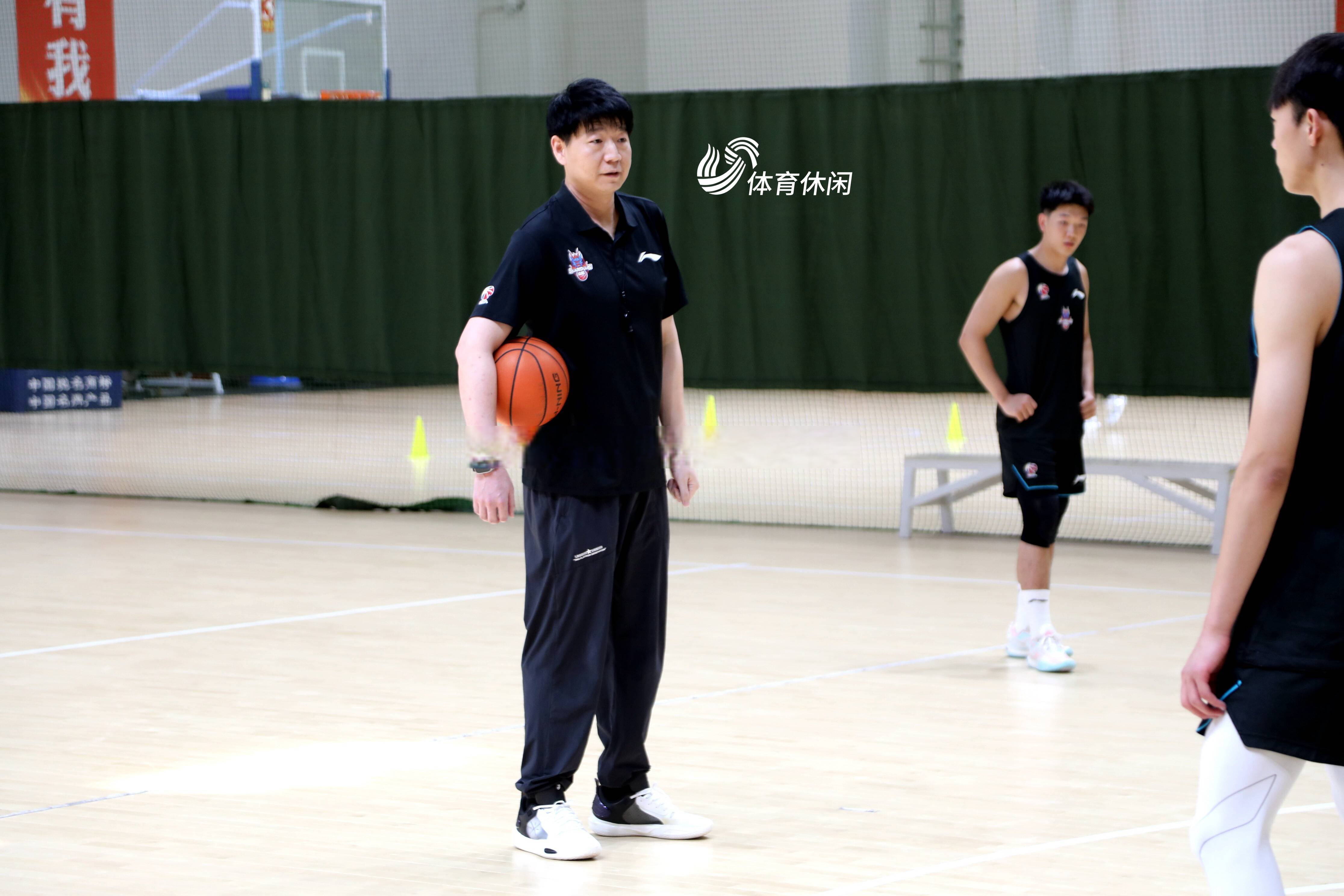 九游游戏平台广厦男篮发布备战花絮；冲刺阶段伤情更新；德甲任务艰巨；赛程密集仍需轮换的简单介绍